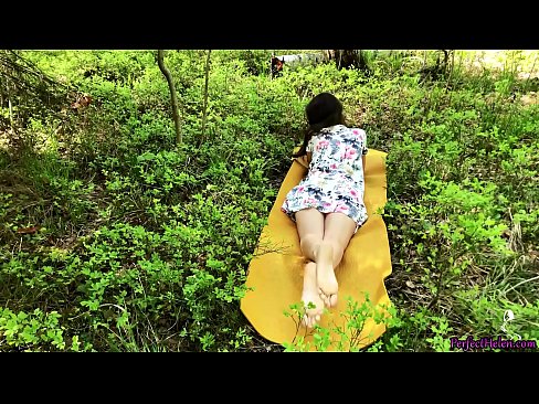 ❤️ Tinderis olev võõras masturbeerib mu tussu ja nabib kirglikult metsas ❌ Anaal video at us ☑