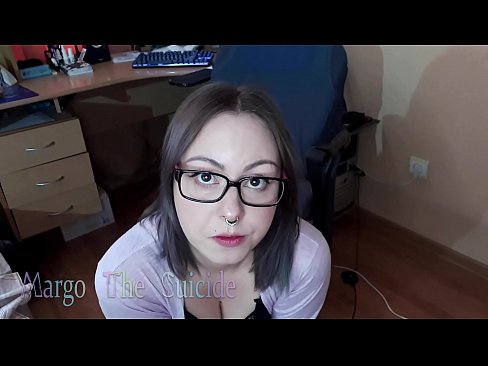 ❤️ Seksikas prillidega tüdruk imeb dildot sügavalt kaamera ette ❌ Anaal video at us ☑