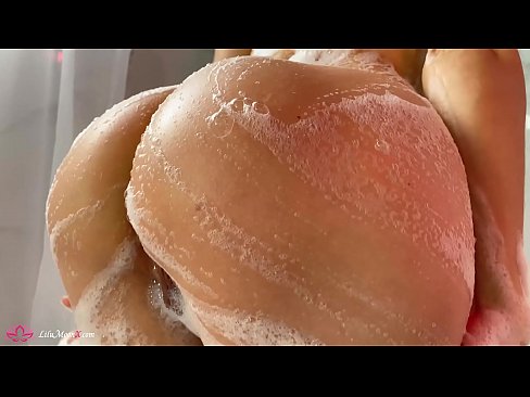 ❤️ Brünett masturbeerib tussu vibraatoriga intensiivse orgasmini duši all ❌ Anaal video at us ☑
