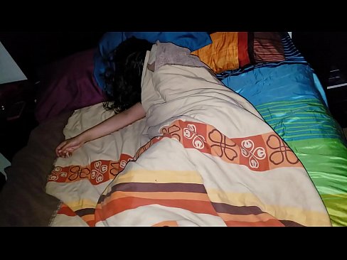❤️ Kasupoeg sõimab oma noort kasuema, kui ta magab. ❌ Anaal video at us ☑